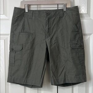 Cabela's Olive Army Green Cargo Shorts Sz 12